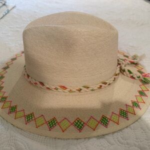 Chic Cream Hat with Vibrant Embroidery